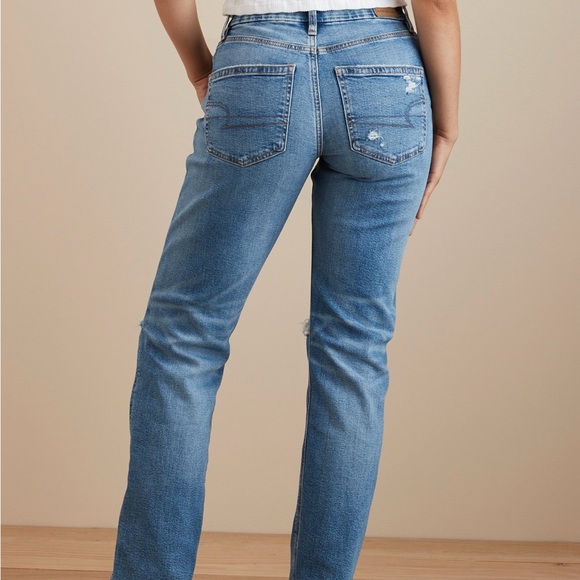 COPY - 🎀American Eagle Curvy Distressed Blue Straight Jeans. Like New. - Picture 3 of 6